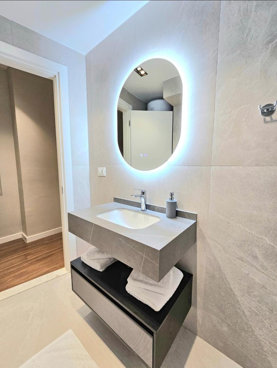 Tirana Center Piazza-In Apartment ภายนอก รูปภาพ